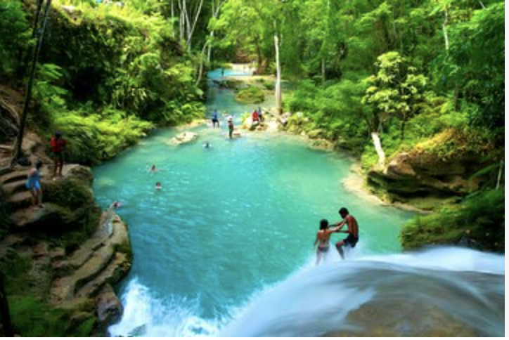 Turquoise Blue Hole natural swimming pool